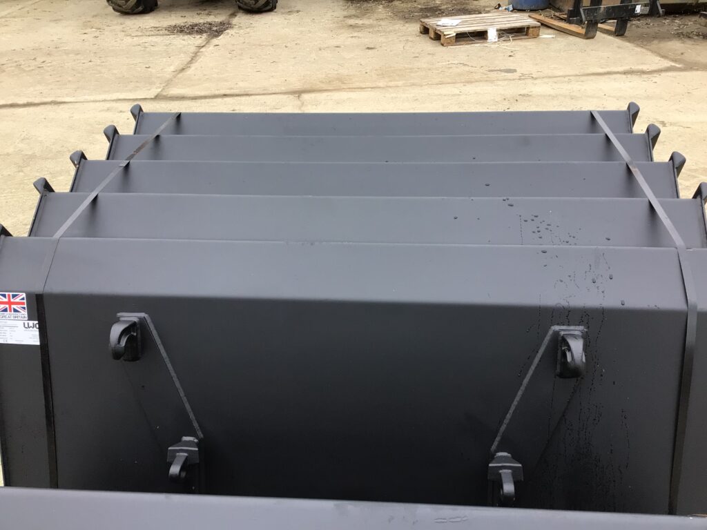 LWC 6FT LOADER BUCKET