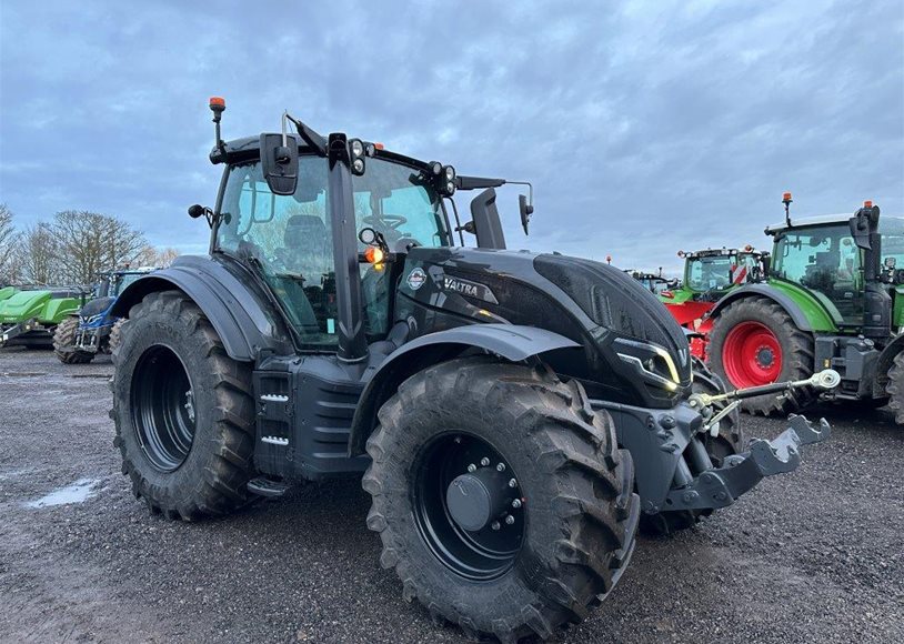 Valtra T235D Tractor