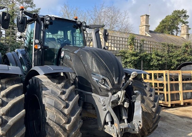 Valtra T235D Tractor