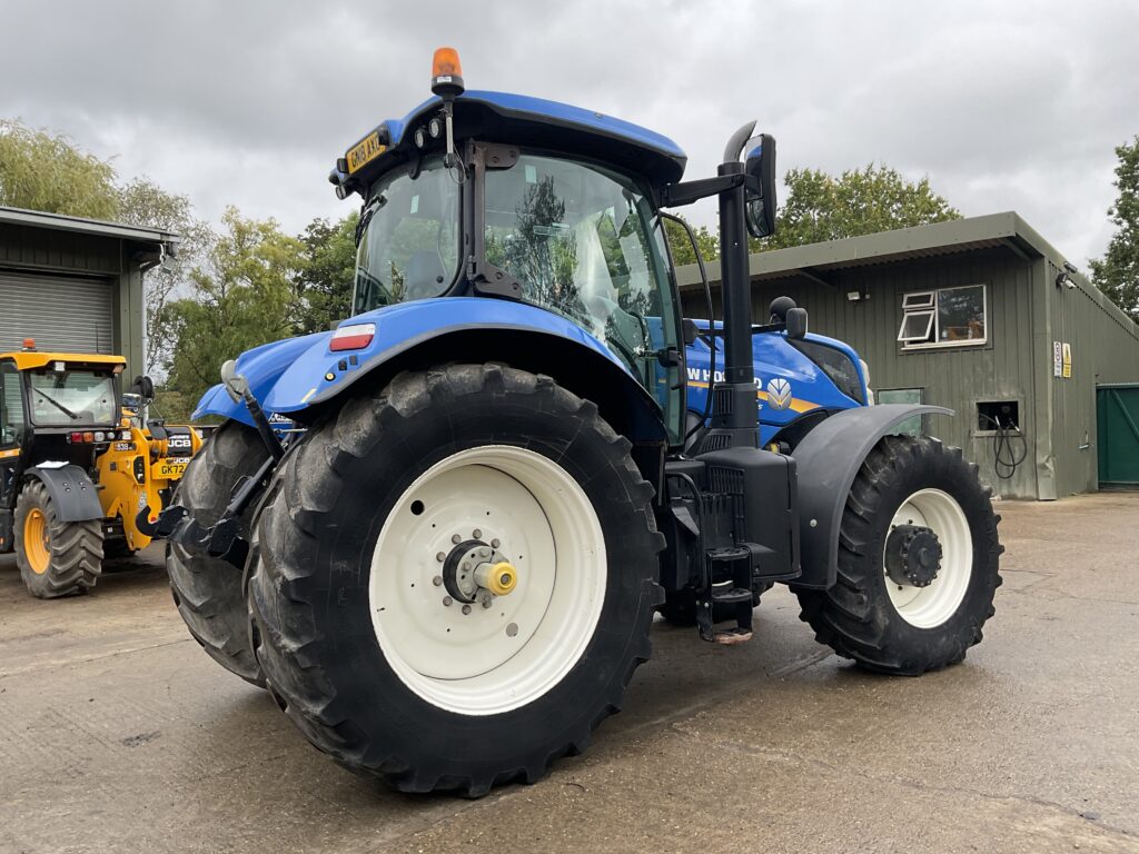 NEW HOLLAND T7.245