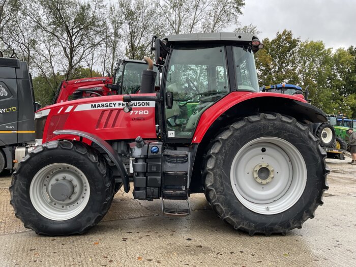 MASSEY FERGUSON 7720 DYNA-6