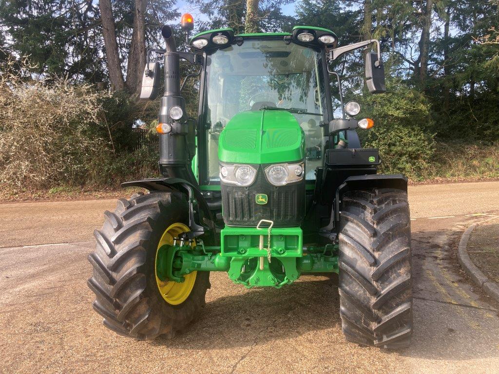 John Deere 6120M