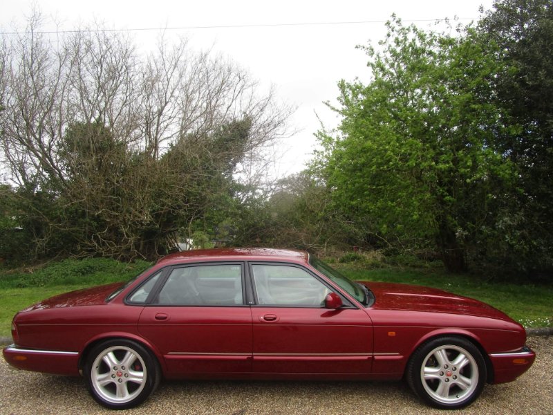 1999 Jaguar XJR 4.0 V8 4dr