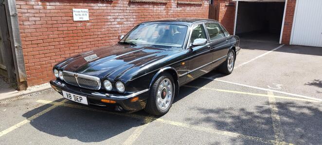 Jaguar XJR 2002