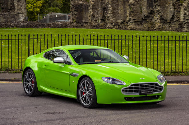 Aston Martin V8 Vantage 2010