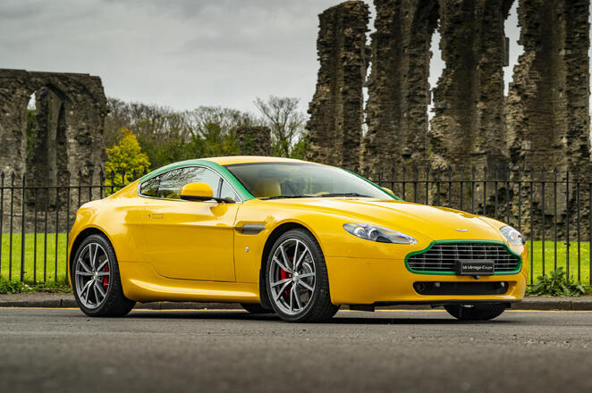 Aston Martin V8 Vantage 2010