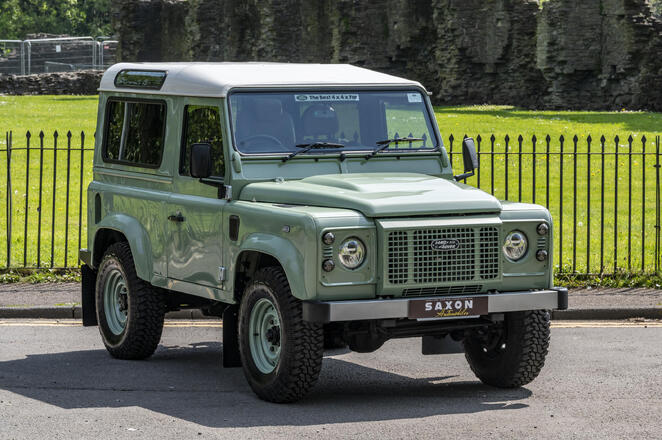 Land Rover Defender 2016