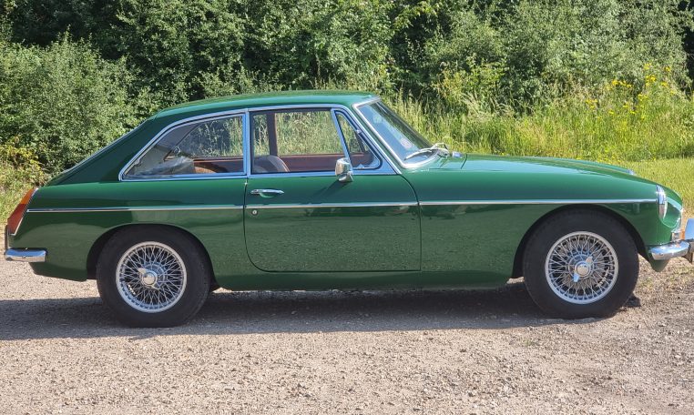 MG B GT, 1970, British Racing Green