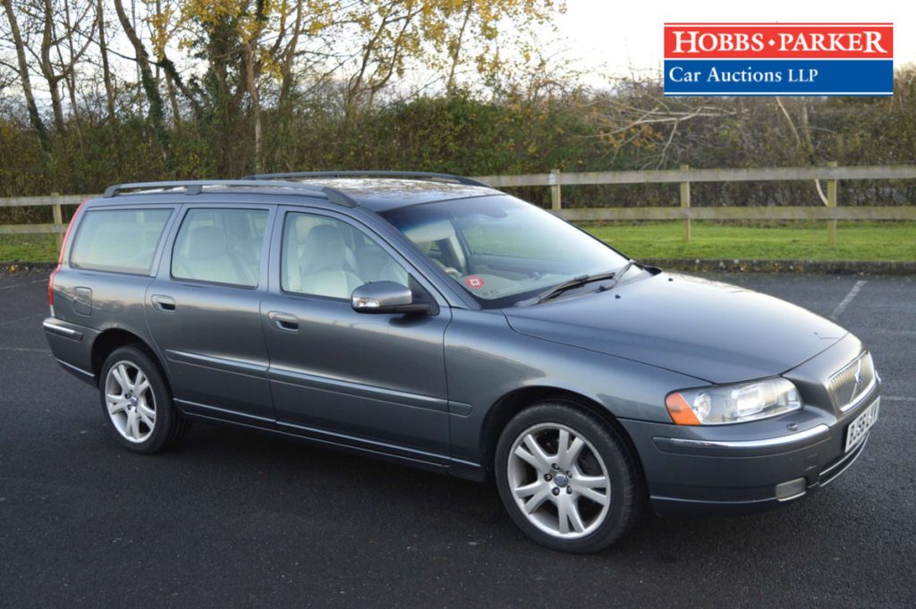 Volvo V70 LUX SE T AWD A in Grey (BJ56 LVV)