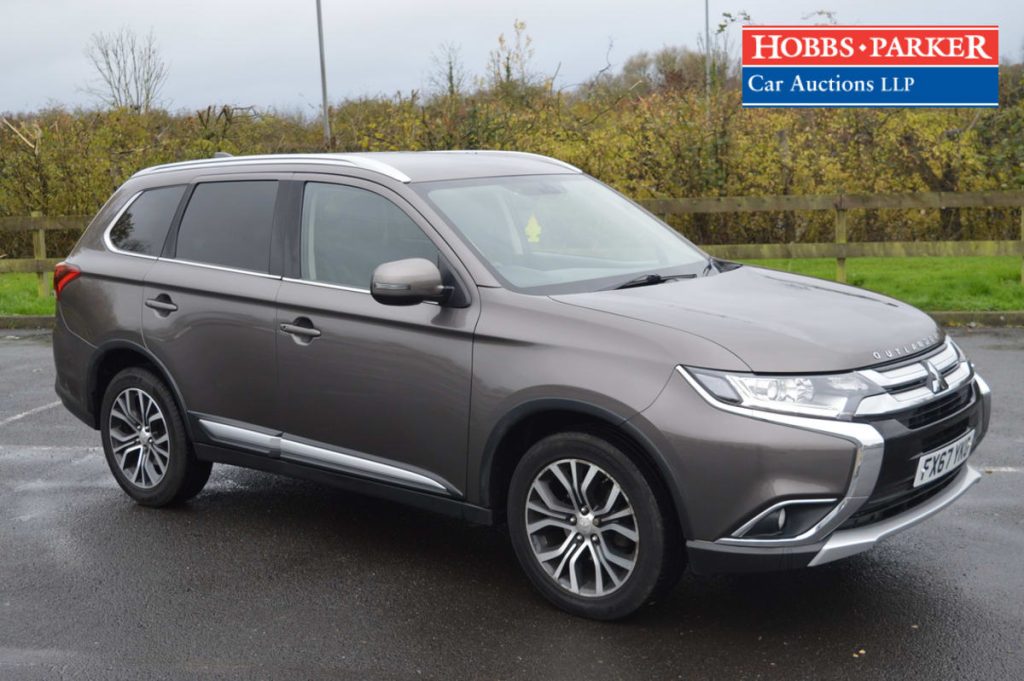 Mitsubishi Outlander DI-D 3 in Brown (FX67 YKG)