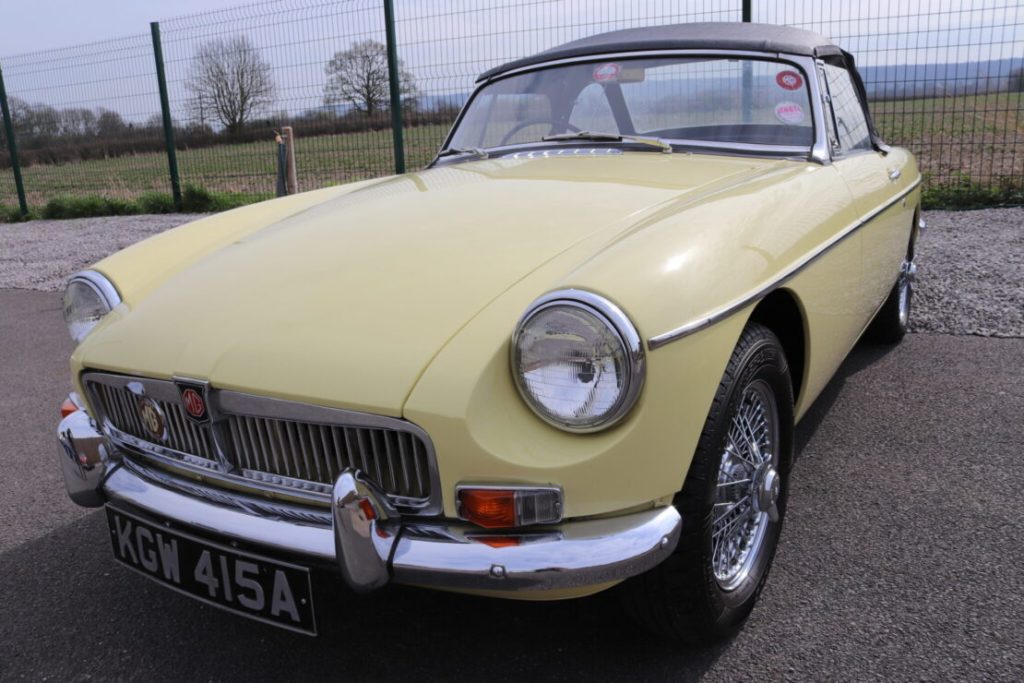 MGB 1963 MK1 ,Pull door handle in Primrose