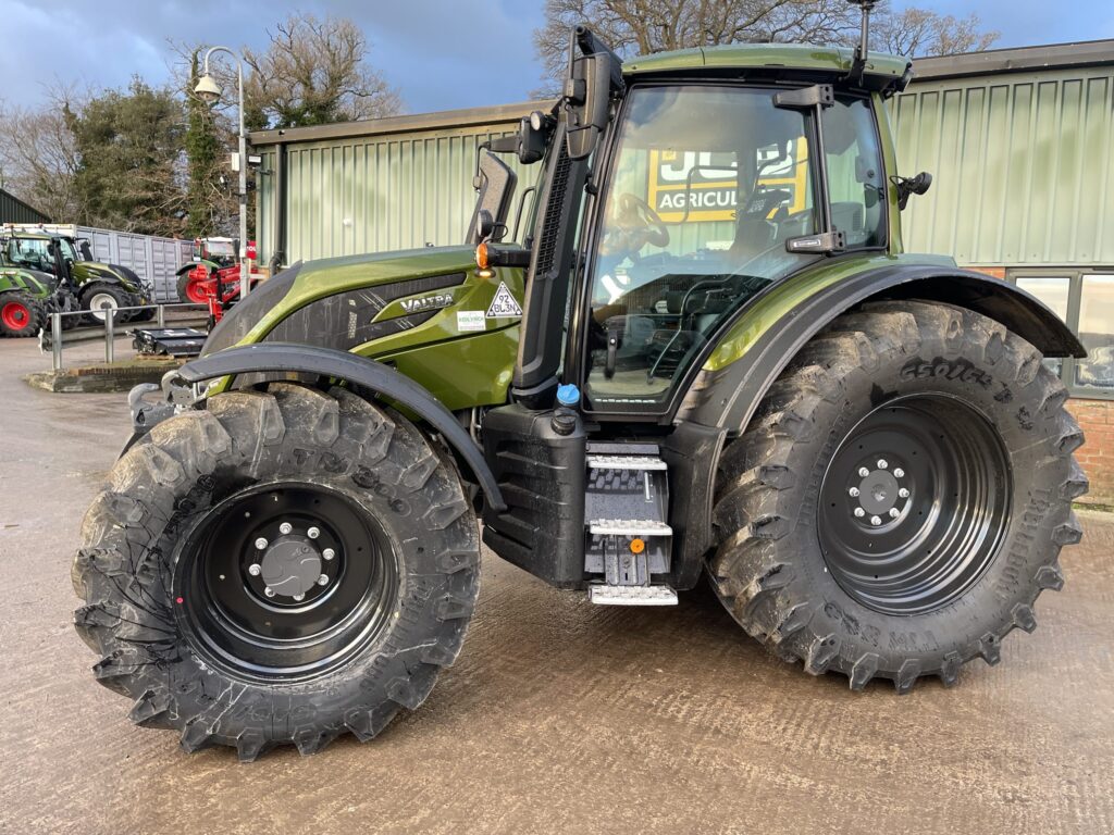 Valtra N175 V