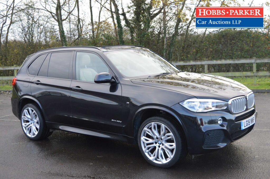 BMW X5 XDRIVE40D M Sport Auto 7 seater in Black (LG15 NNF)