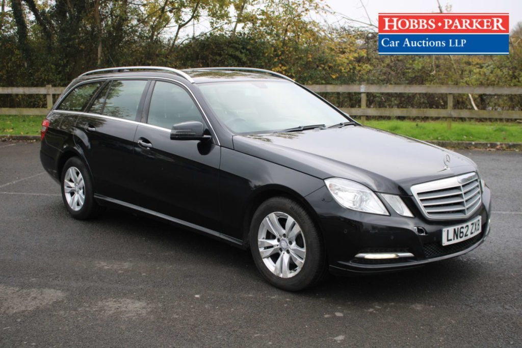 Mercedes E220 SE CDI BLUEEF-CY S/S in Black (LN62 ZXB)