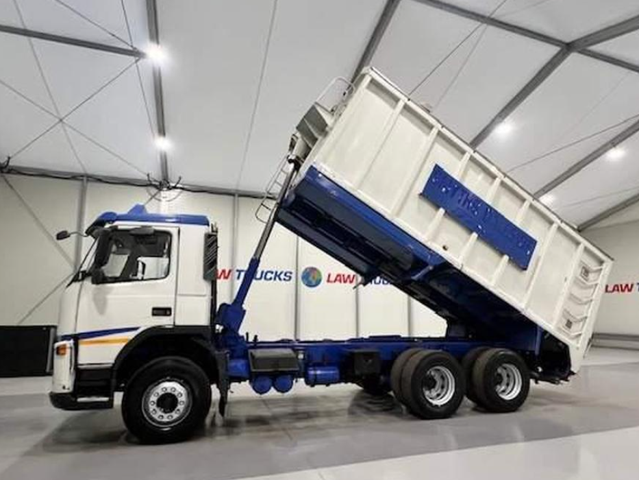 Volvo FM9 300 6x4 Day Cab Bulk Tipper for sale (MP)