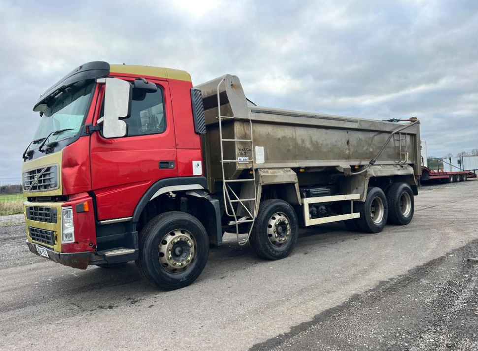 VOLVO FM9 8x4 TIPPER for sale (MP)