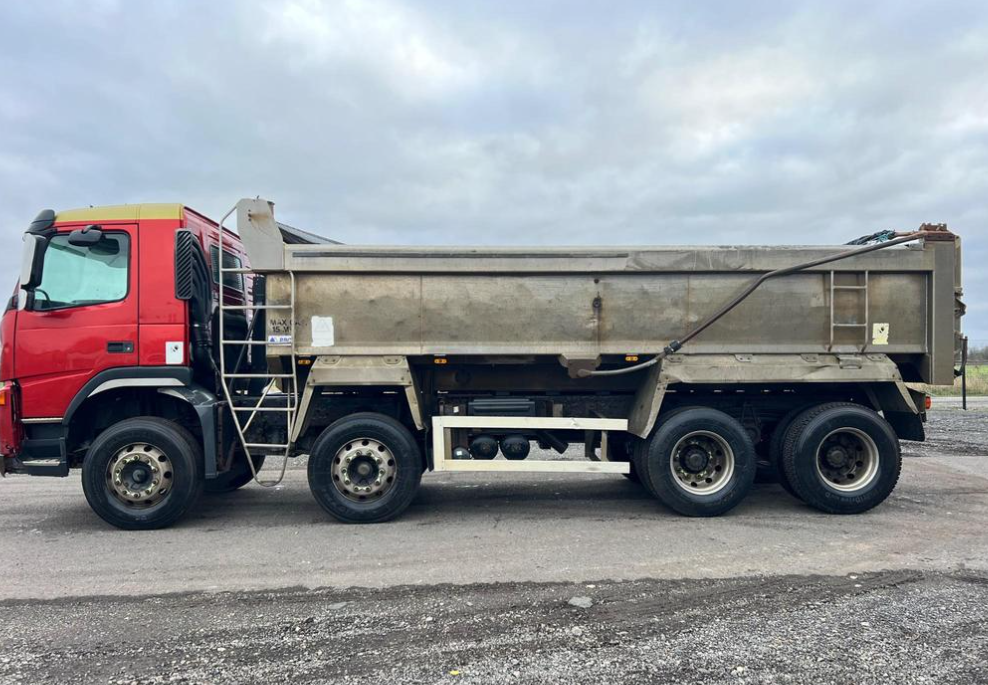 VOLVO FM9 8x4 TIPPER for sale (MP)