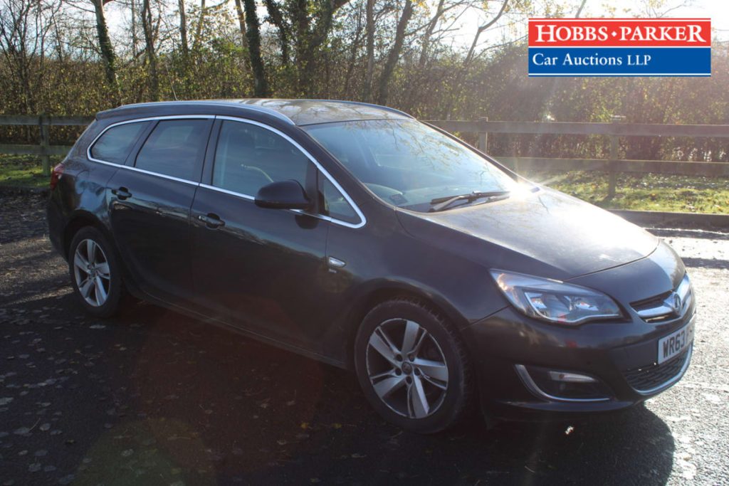 Vauxhall Astra SRI CDTI Auto in Black (WR63 PYW)