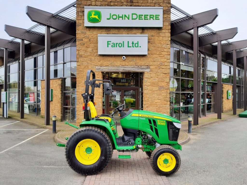 John Deere 3046R compact tractor