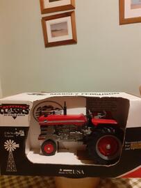 Miscellaneous Tractors & Machinery Model tractor