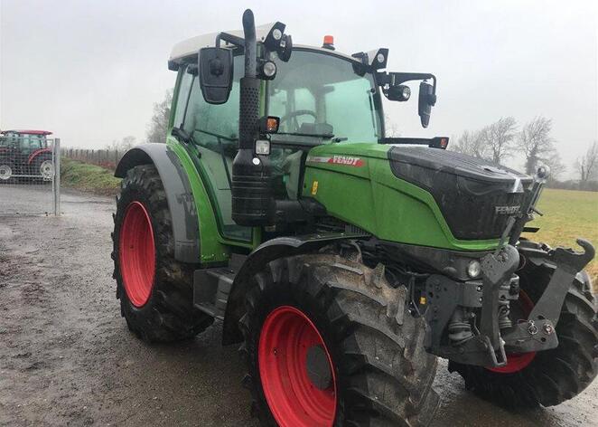 Tractors Fendt 211