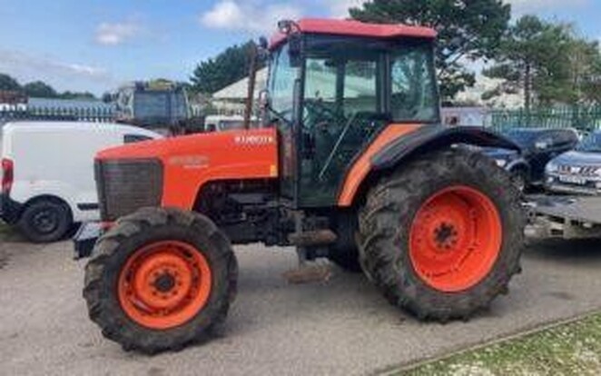 Tractors Kubota m7060 2016