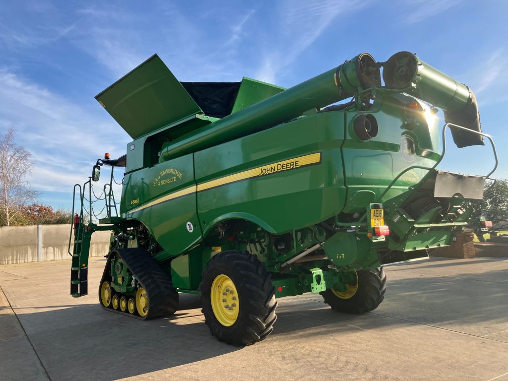 JOHN DEERE S685 TM