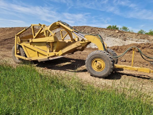 Onions hydraulic lift trailed scraper box – for HIRE or sale