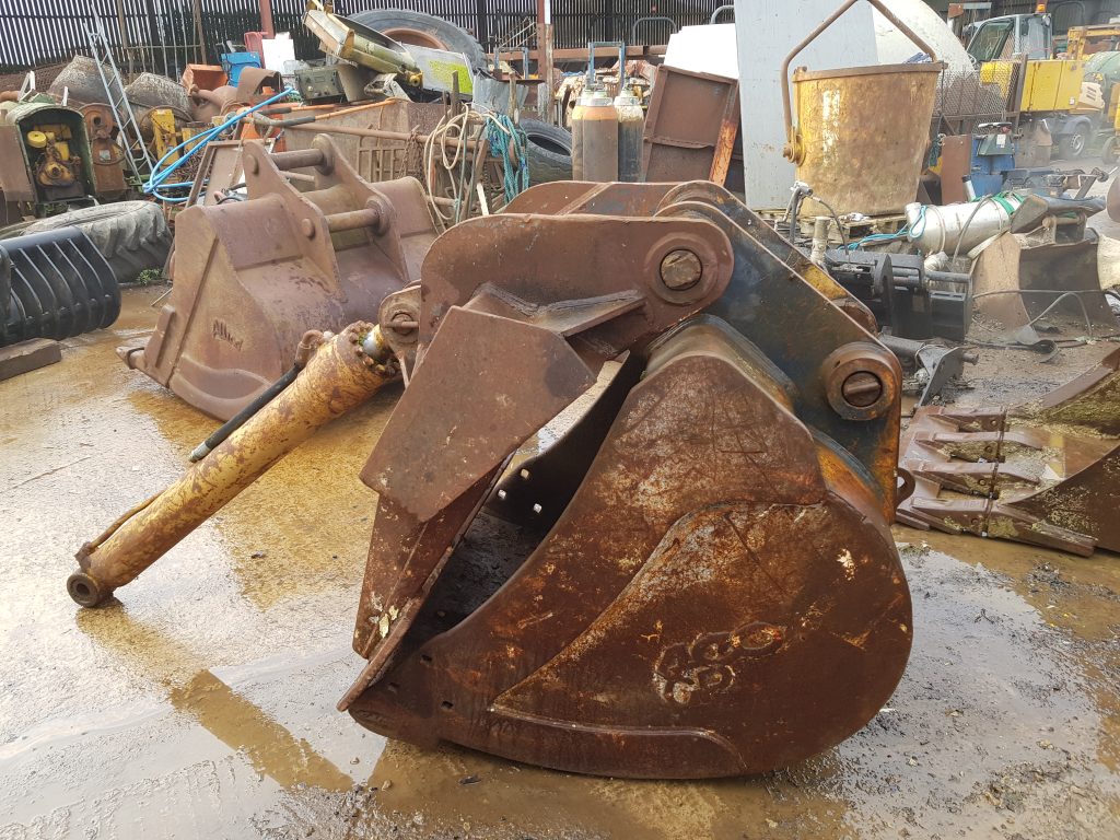 Clam-Shell Bucket