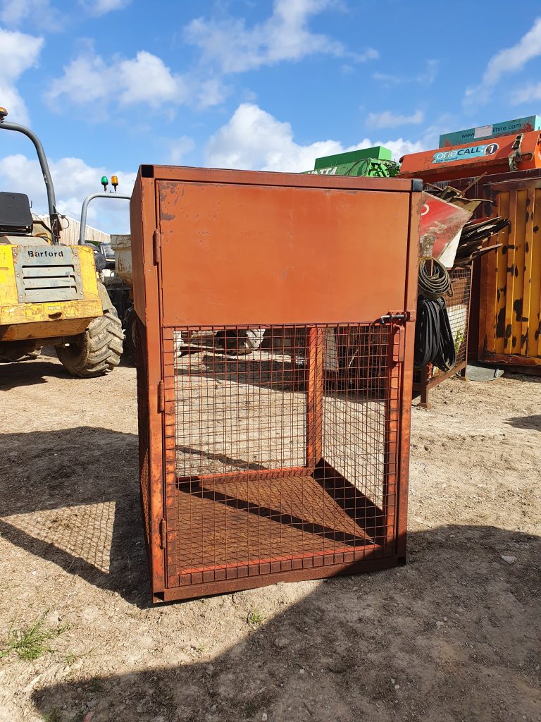 Storage / Gas Cage