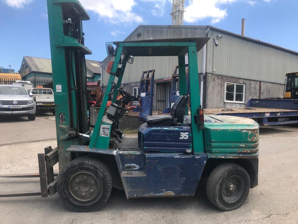 Toyota 35 Forklift