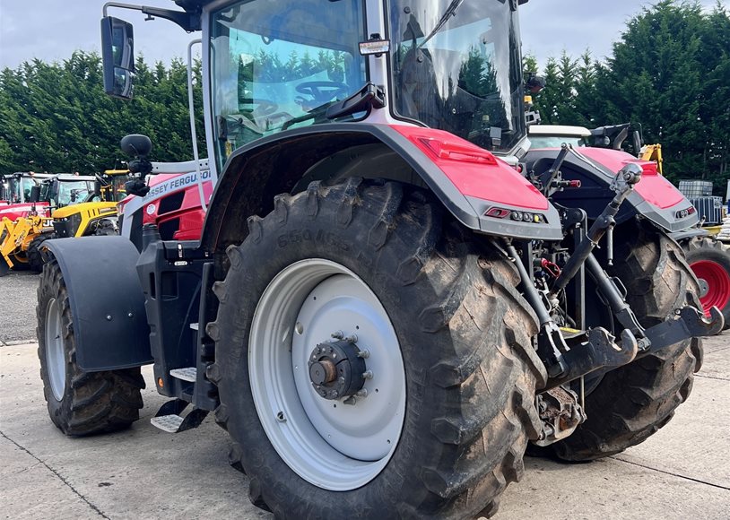 Massey Ferguson 8S.265EXDV Tractor