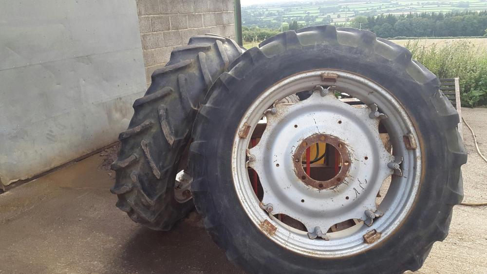 Wheels & Tyres 13.6 x 38