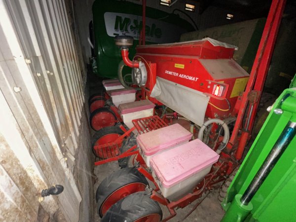 Becker Aermat Maize Drill