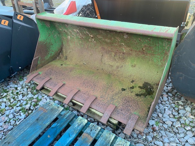 Misc Tractor Bucket C/W Teeth