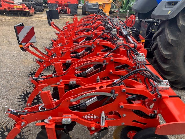 KUHN FARM MACHINERY STRIGER 600R