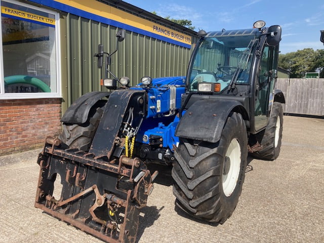 NEW HOLLAND LM7.42 ELITE TELESCOPIC HANDLER