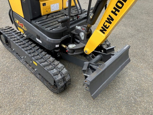 NEW HOLLAND E14D MINI EXCAVATOR