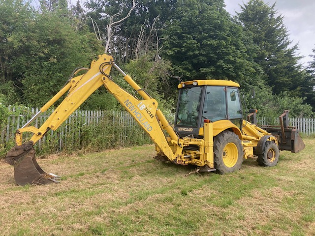 NEW HOLLAND LB110B LOADER BACKHOE