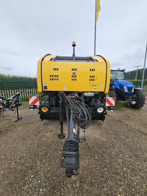 NEW HOLLAND RB150CC ROUND BALER