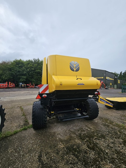 NEW HOLLAND RB150CC ROUND BALER