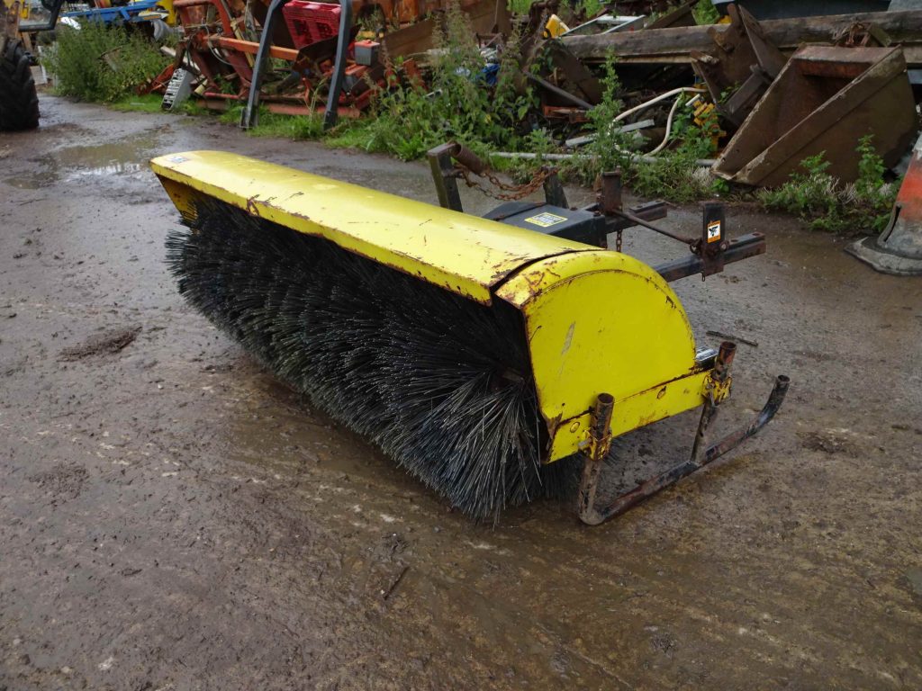 John Deere Yard Brush 246