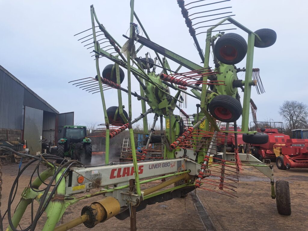 CLAAS LINER 880 PROFI TWIN RAKE