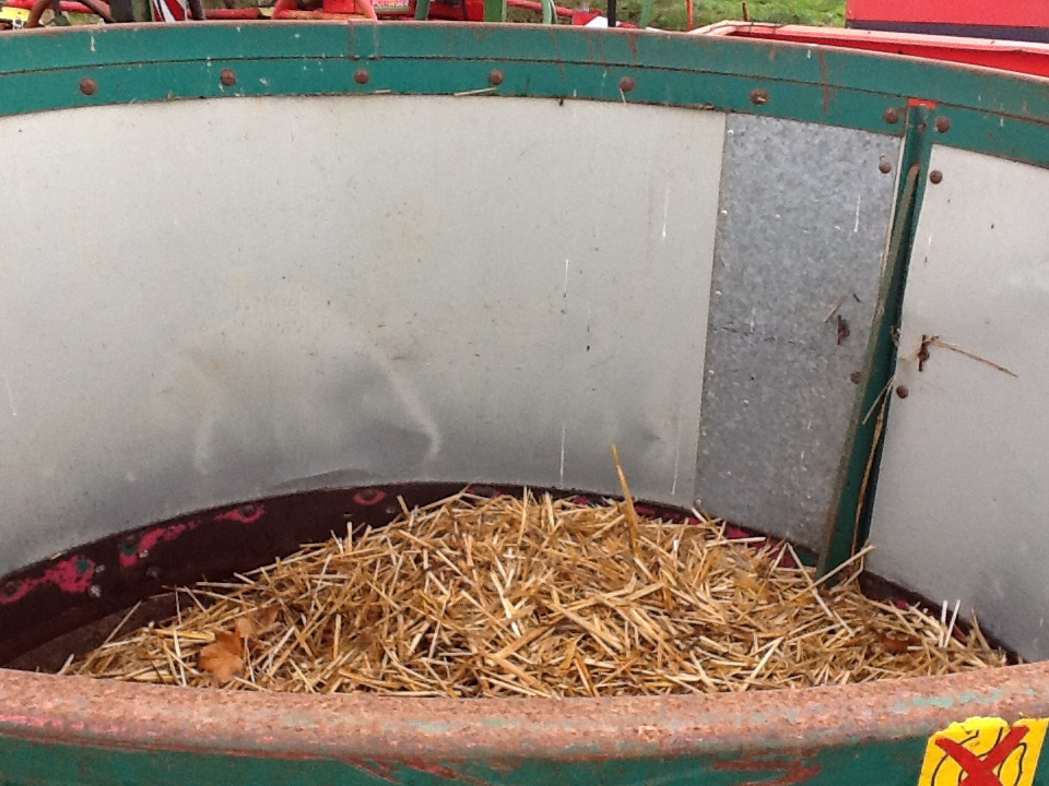 KVERNELAND STRAW CHOPPER