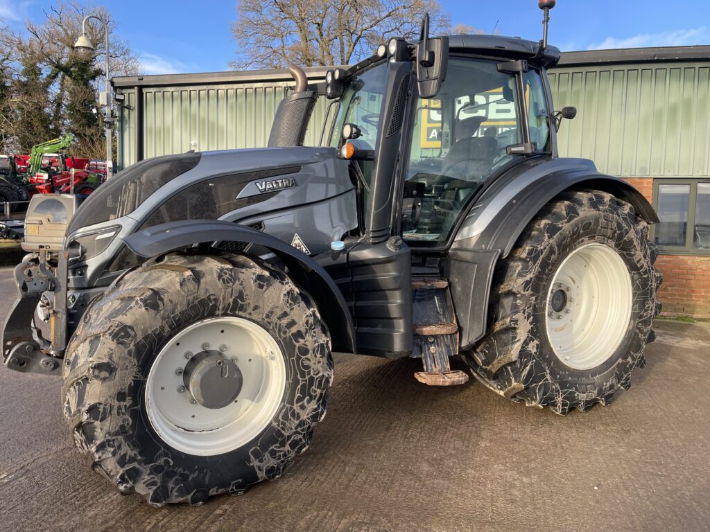 Valtra T234D