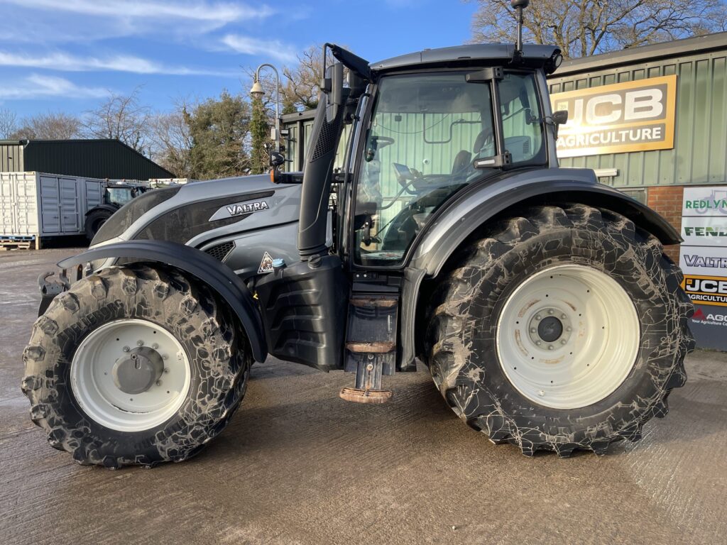 Valtra T234D