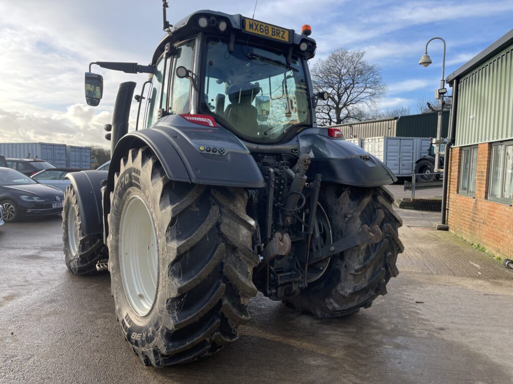 Valtra T234D