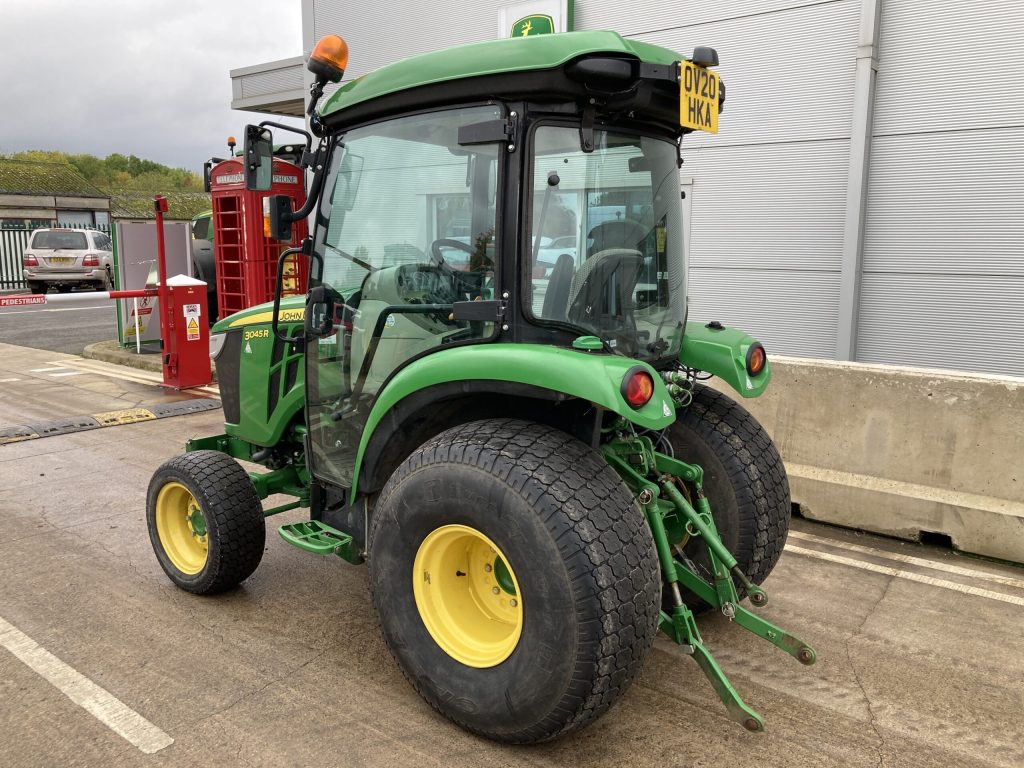 John Deere 3045R compact tractor