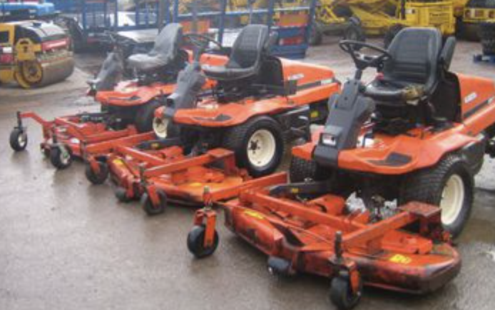 Selection of Kubota mowers Various decks and widths available