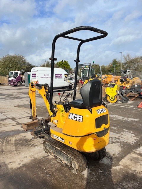 JCB 8008 CTS